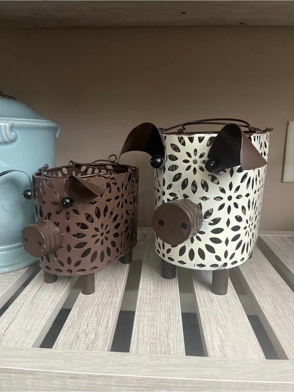Decorative Metal Pig basket - Brown and Cream